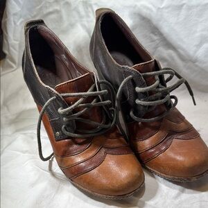 Tri Color Frye Adrienne Booties - women’s size 8.5